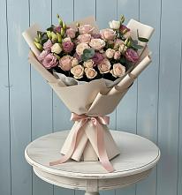 Букет цветов из:  Розы и Лизиантусы в Бессергеневской