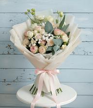 Букет цветов из:  Розы и Лизиантусы в Бессергеневской
