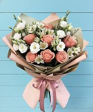 Букет цветов из:  Розы, Альстромерии и Лизиантусы в Бессергеневской
