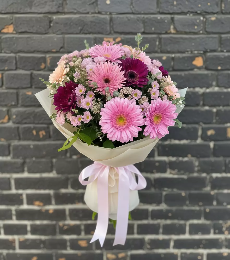 Букет цветов из: Герберы и Хризантемы в Бессергеневской