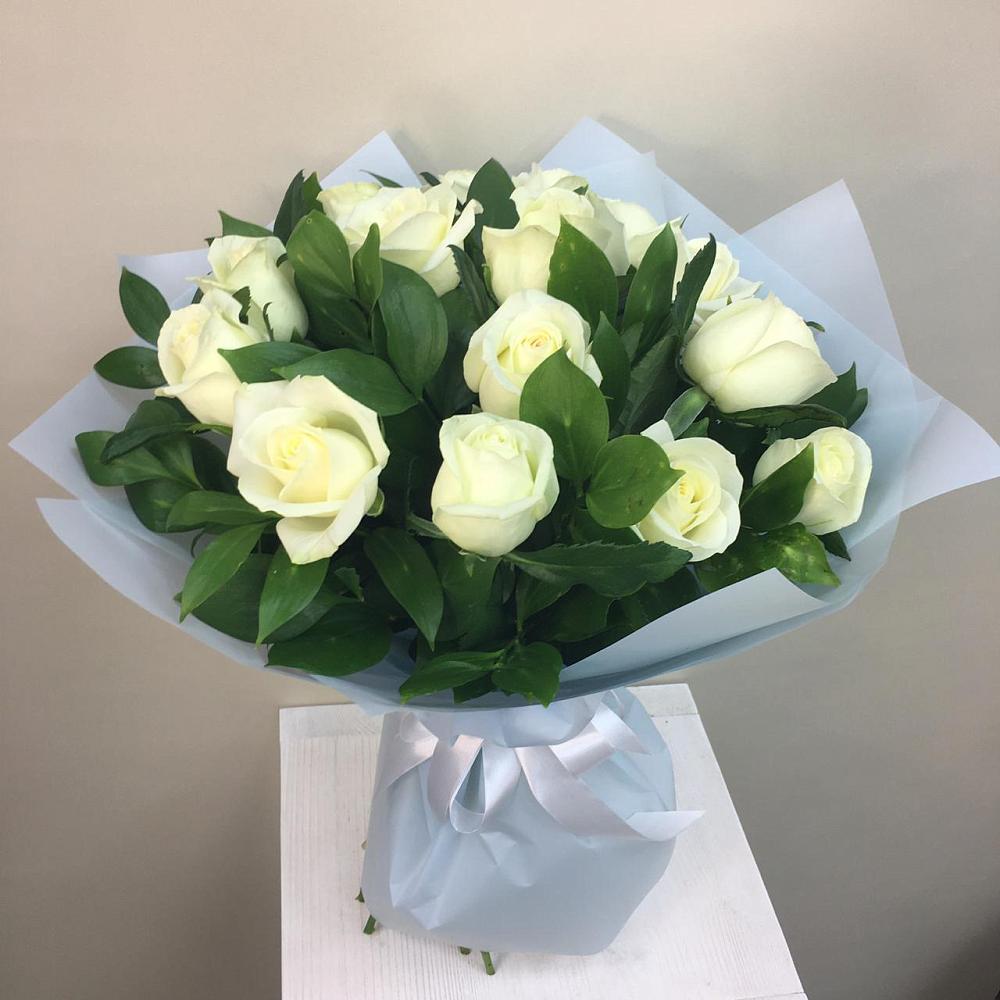 Букет 15 Белых роз Проуд в Бессергеневской