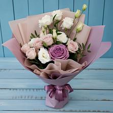 Букет цветов из:  Розы и Лизиантусы в Бессергеневской