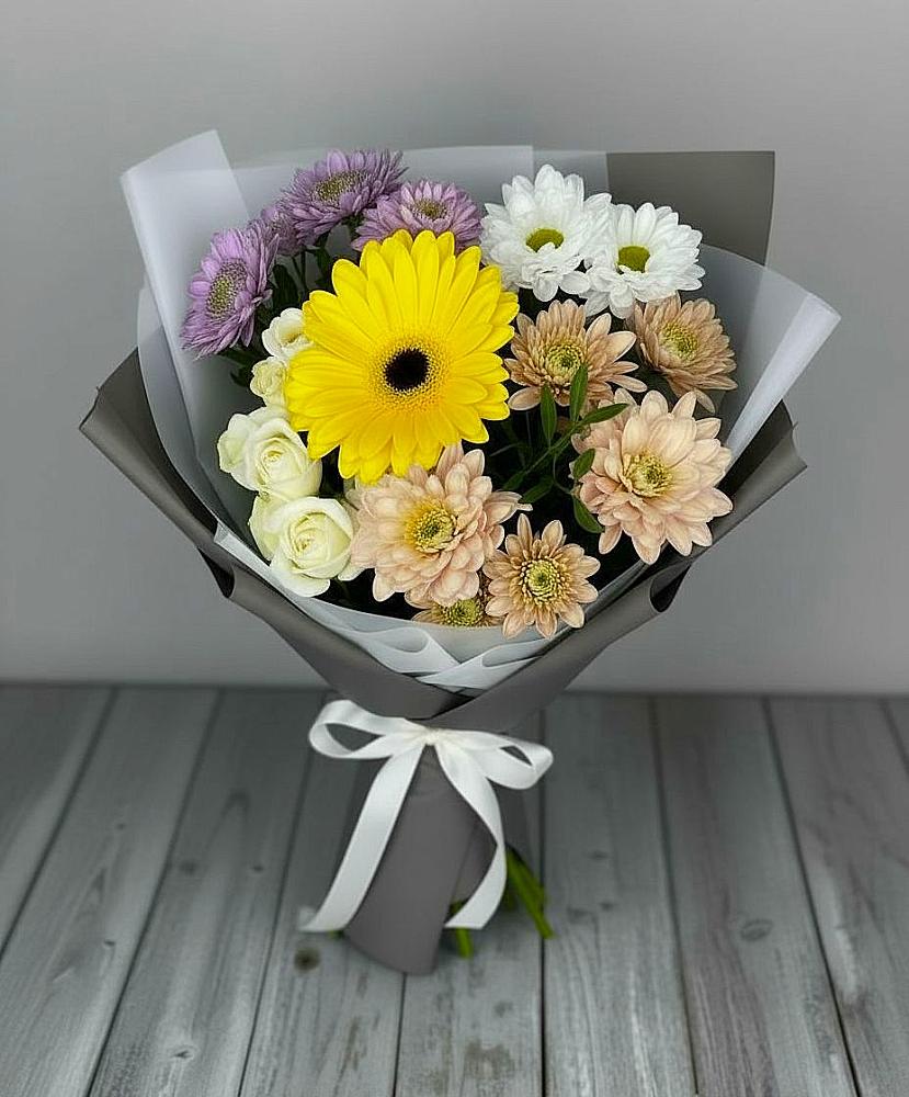 Букет цветов из: Розы, Герберы и Хризантемы в Бессергеневской