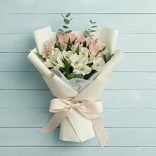 Букет цветов из:  Альстромерии #REPLACE_PRED# Бессергеневской