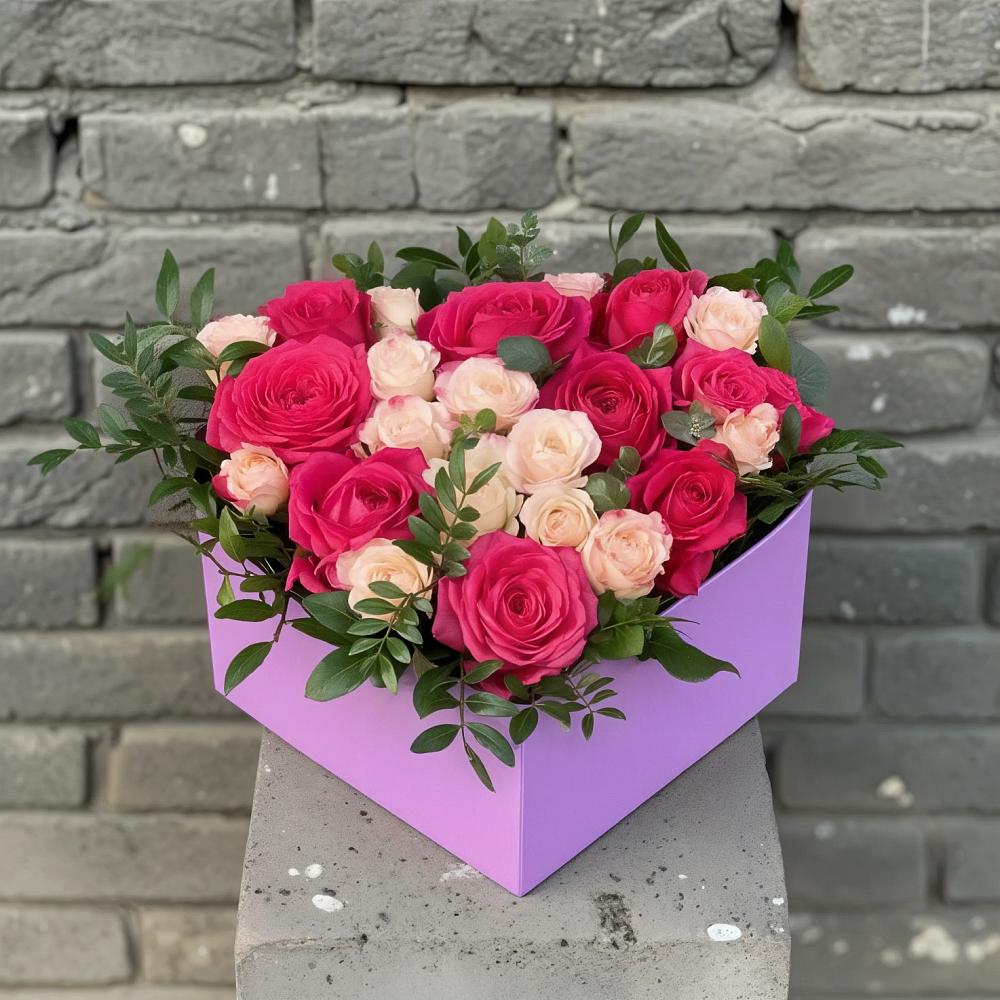 Цветочная композиция из Розы в коробке в Бессергеневской