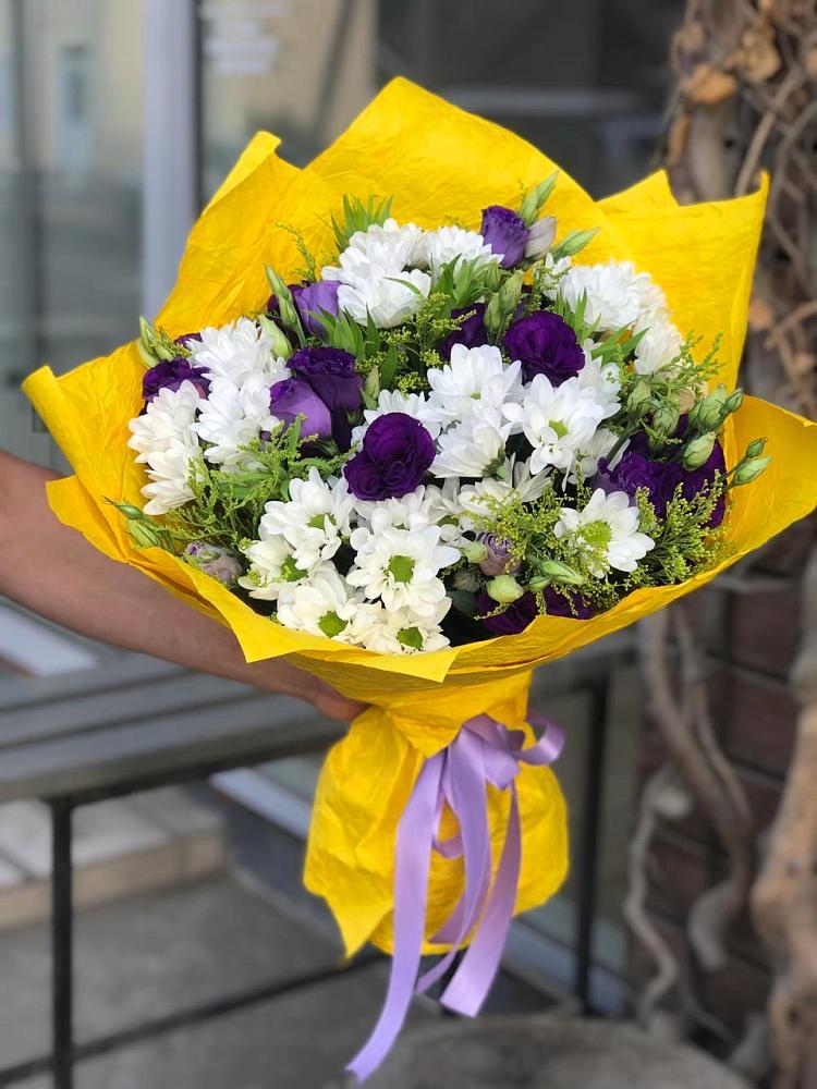 Букет цветов из: Ирисы, Хризантемы и Ромашки в Бессергеневской