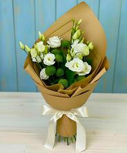 Букет цветов из:  Хризантемы и Лизиантусы в Бессергеневской