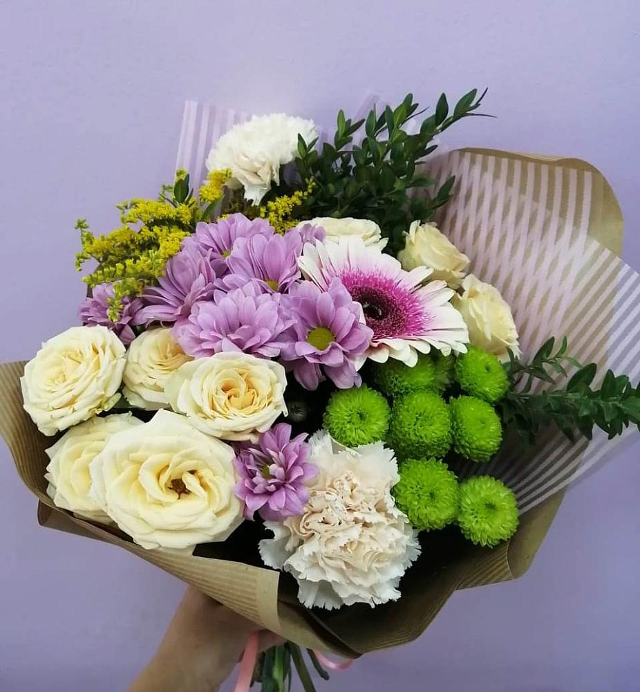 Букет цветов из: Хризантемы, Розы, Гвоздики и Герберы в Бессергеневской