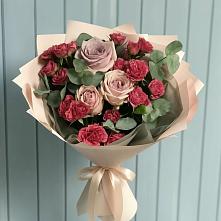 Букет цветов из:  Гвоздики и Розы в Бессергеневской