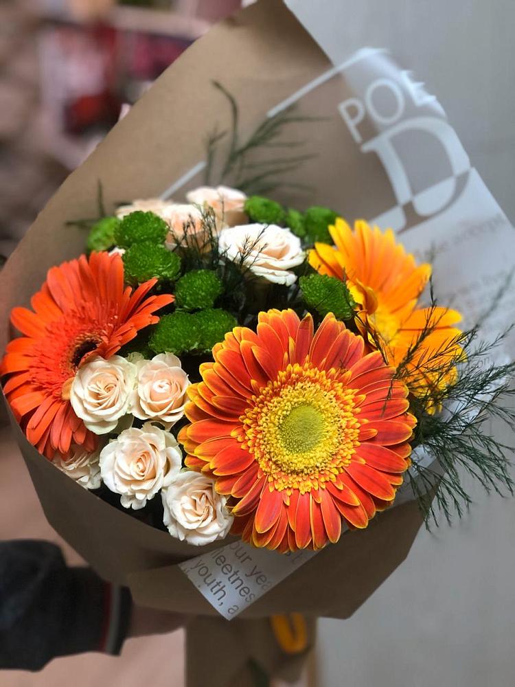 Букет цветов из: Герберы, Хризантемы и Розы в Бессергеневской