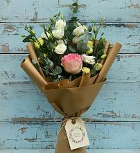 Букет цветов из:  Розы и Лизиантусы в Бессергеневской