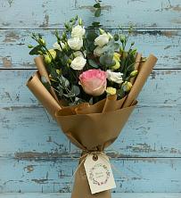 Букет цветов из:  Розы и Лизиантусы в Бессергеневской